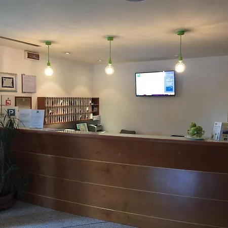 Ibis Styles Bari Джовинаццо