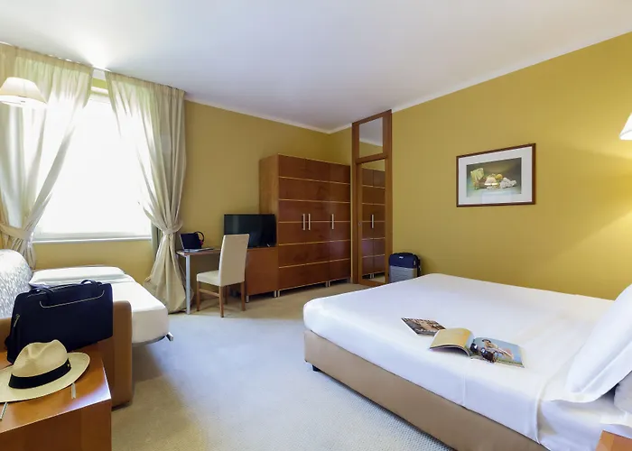 Hotel Ibis Styles Bari 4*