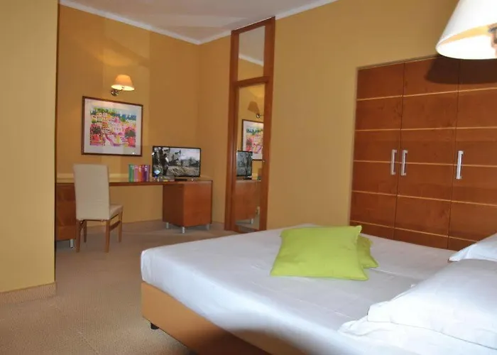Hotel Ibis Styles Bari 4*