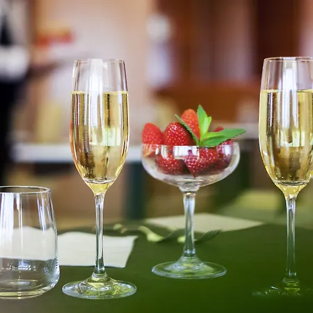 Отель Ibis Styles Bari Джовинаццо