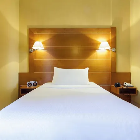 Ibis Styles Bari ジョヴィナッツォ