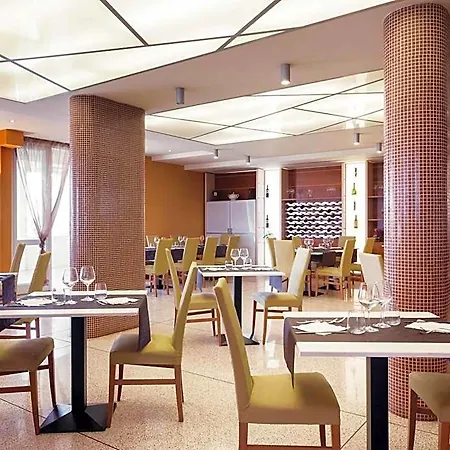 Ibis Styles Bari ホテル 4*